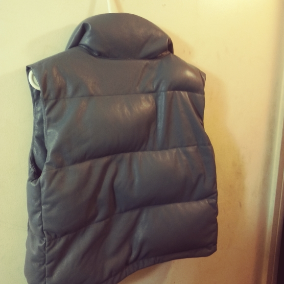 Wilfred Vegan Puffer Vest ☄️ - Picture 4 of 4